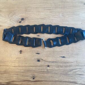 Elegant Black Leather Italian Belt‎ Women’s Preloved